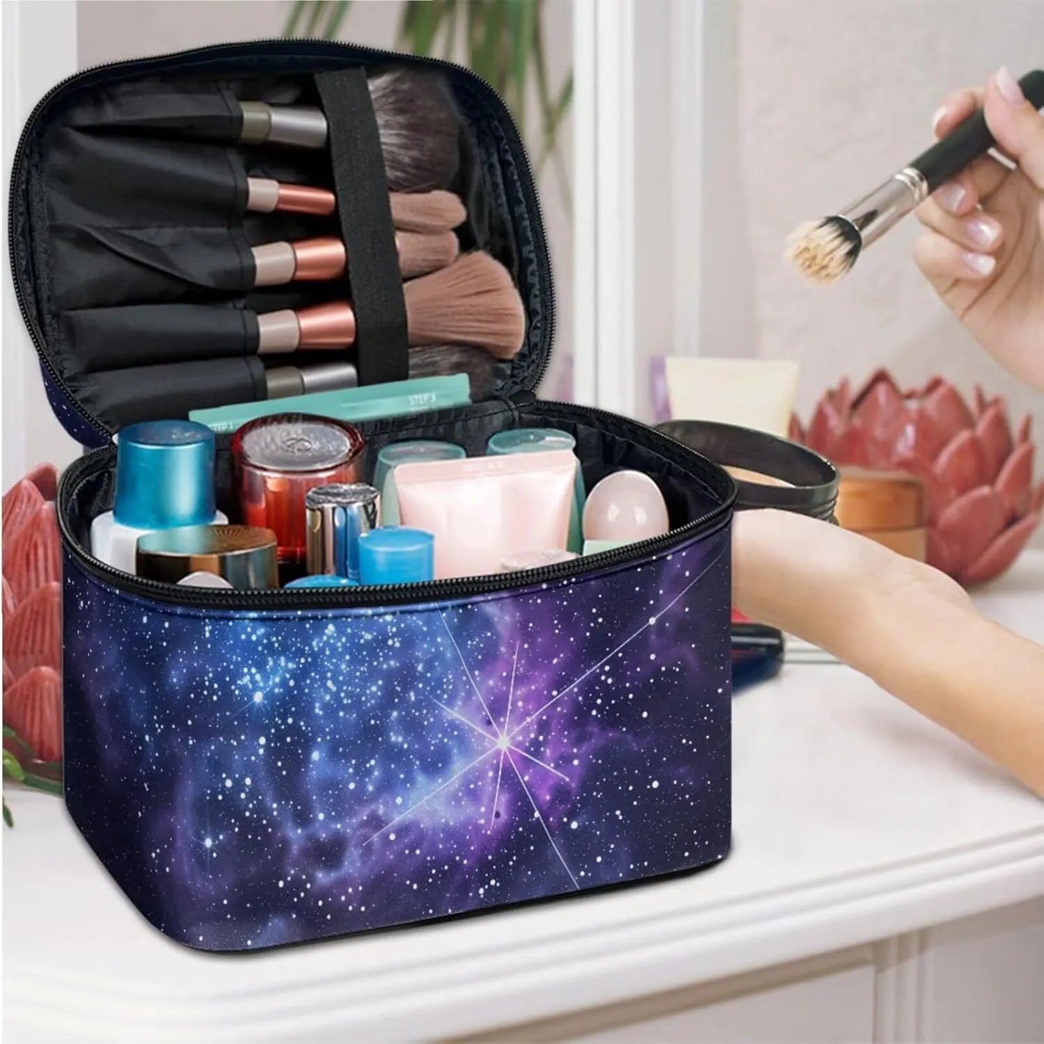 Blue Galaxy Starry Make Up Pouch Bags for Travel Toiletry Bag, Color Nebula Stars Printed Women Cosmetic Bag Portable Zipper Toiletry Storage Bag
