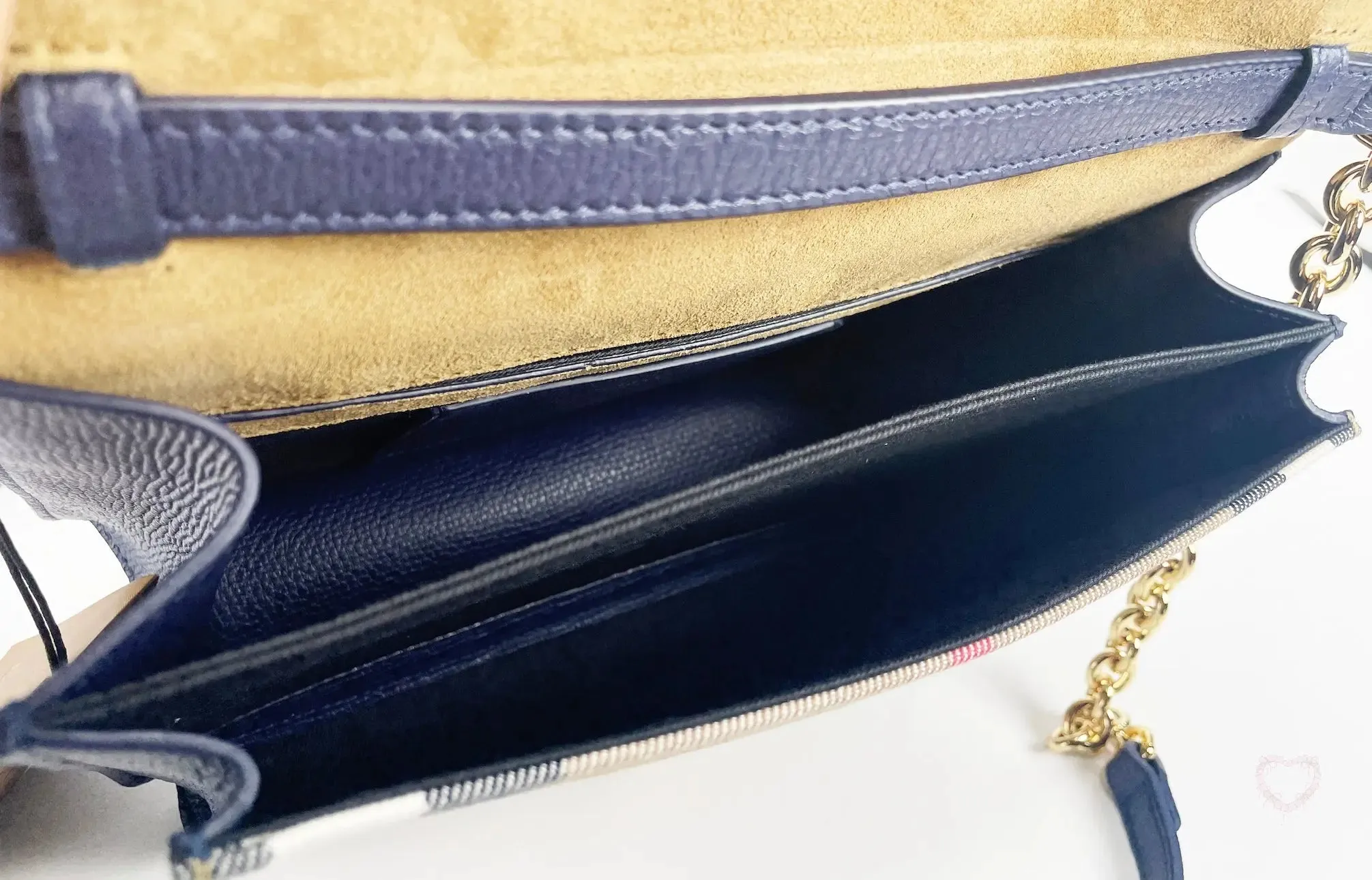 Burberry Macken Crossbody Bag – Elegant & Chic Design