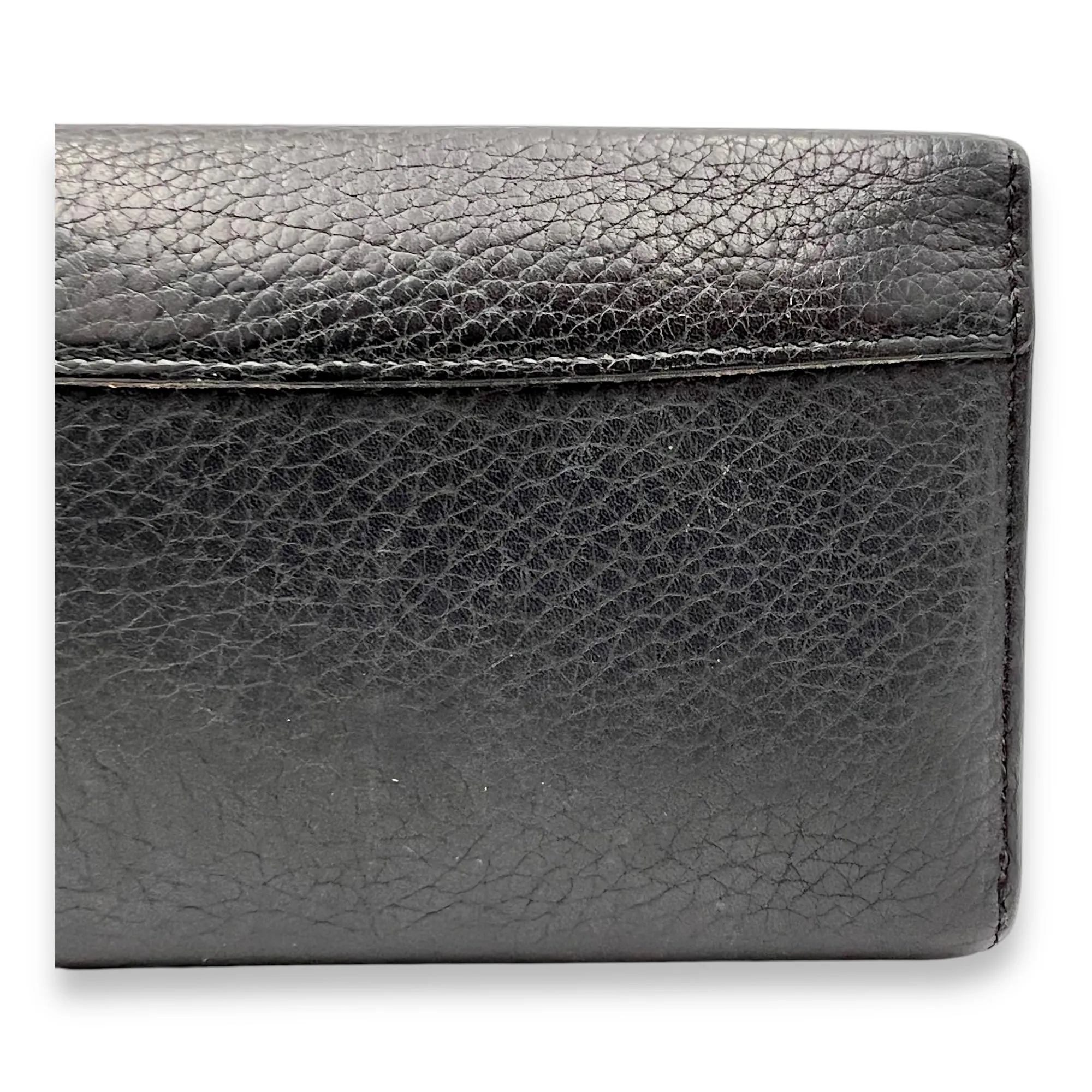 Capucines Long Black Wallet in Calfskin, Gold hardware