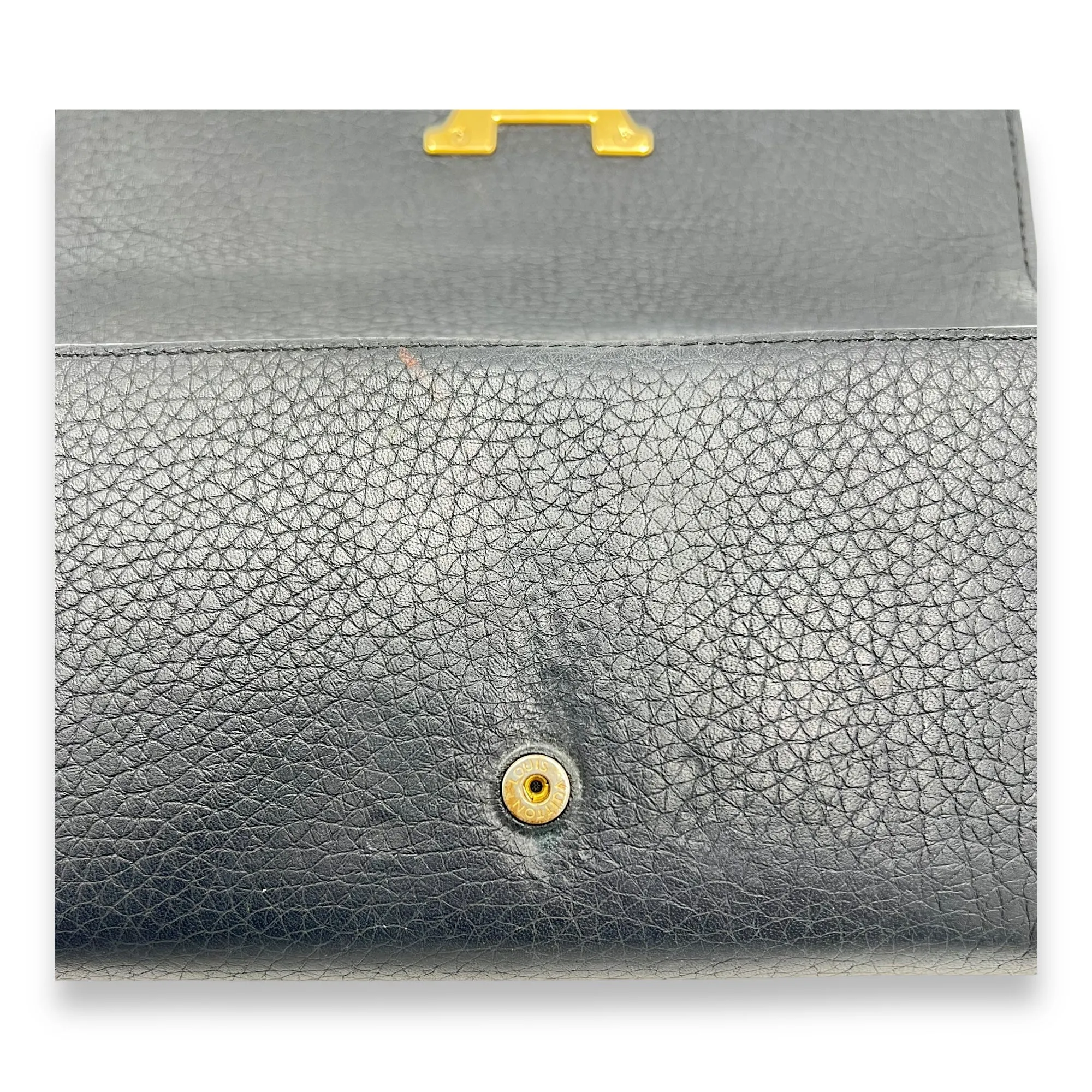 Capucines Long Black Wallet in Calfskin, Gold hardware
