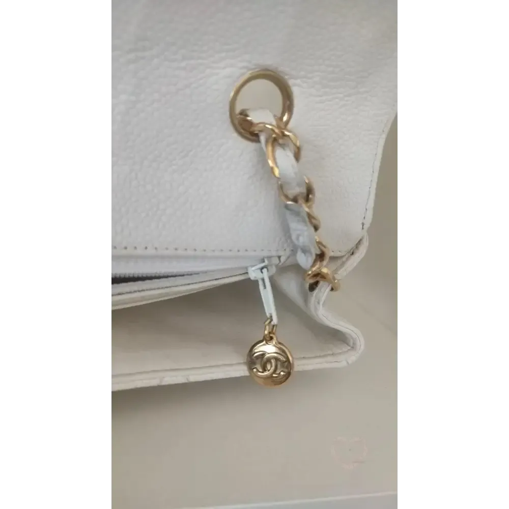 Chanel Diana Shoulder Bag - Elegant White Quilted Design