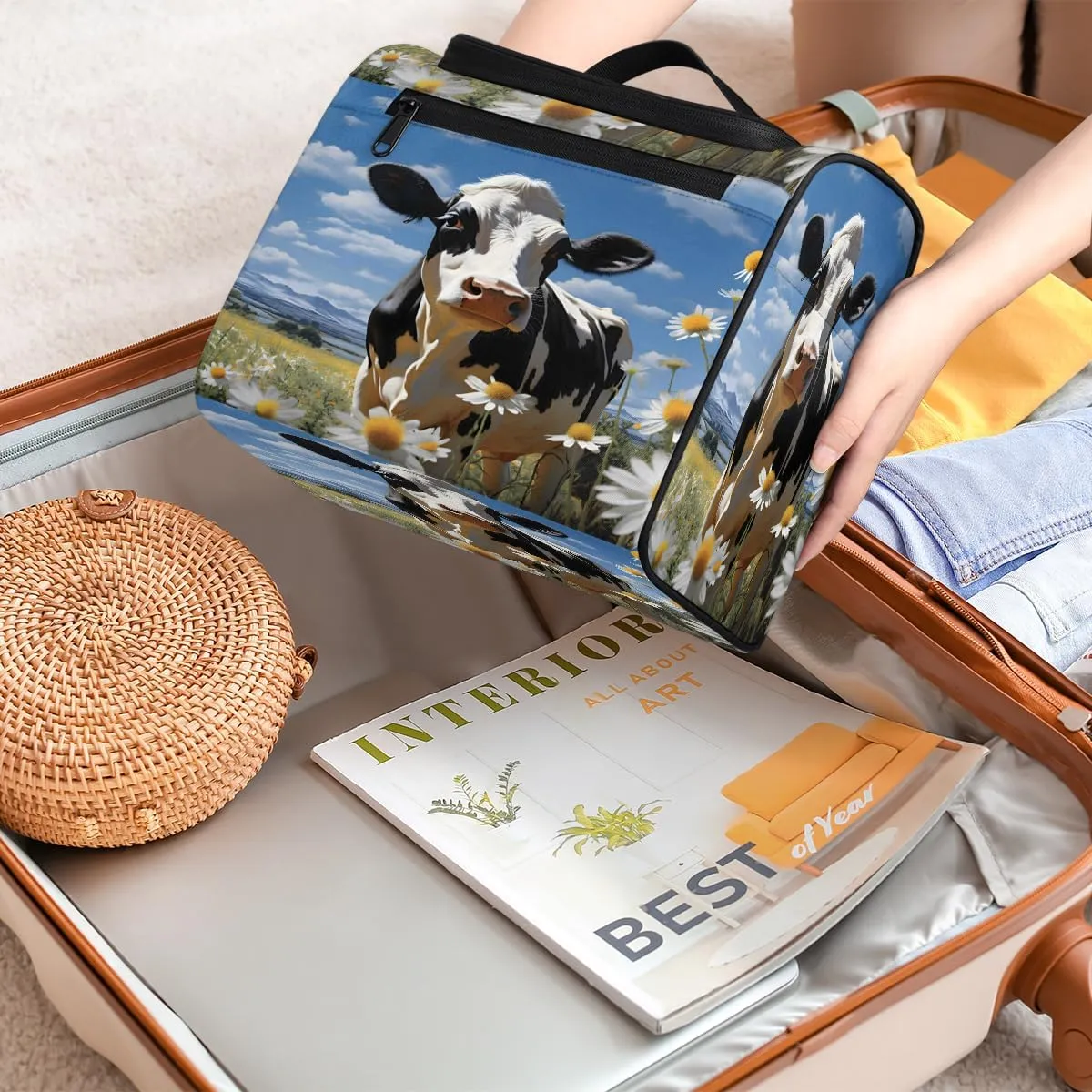 Cow Daisy Flowers Travel Toiletry Bag for Men and Women, Large Hanging Makeup Bag Organizer Toiletries Bag for Travel, Cosmetic Bag with Handle