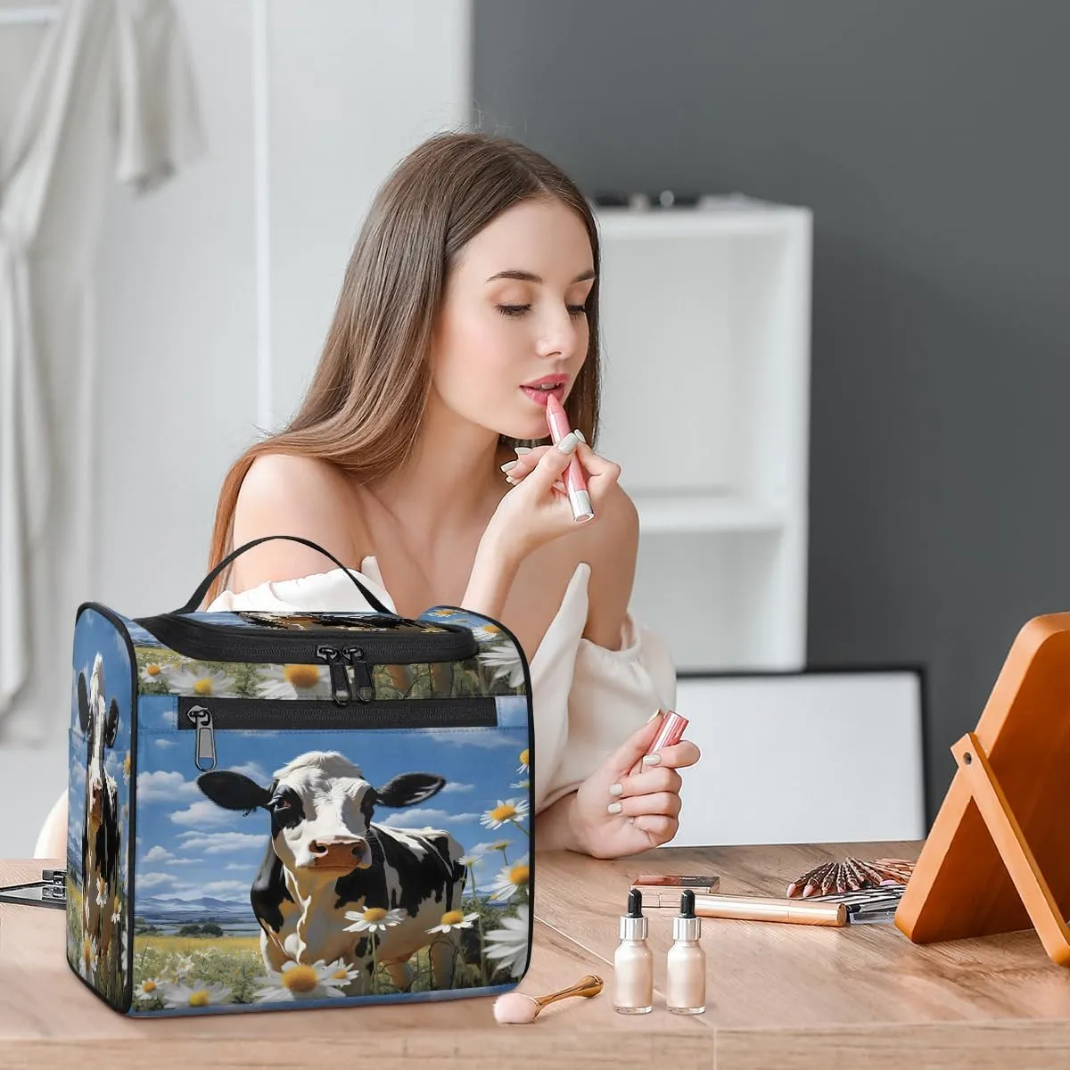 Cow Daisy Flowers Travel Toiletry Bag for Men and Women, Large Hanging Makeup Bag Organizer Toiletries Bag for Travel, Cosmetic Bag with Handle