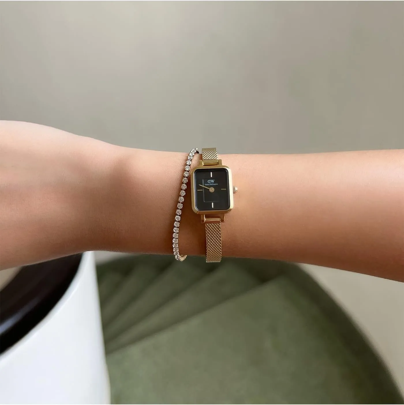 Daniel Wellington Classic Tennis Bracelet - Premium 316L Stainless Steel & Elegant Crystal, Dainty Tennis Bracelet for Women, Adjustable, 7 Inches