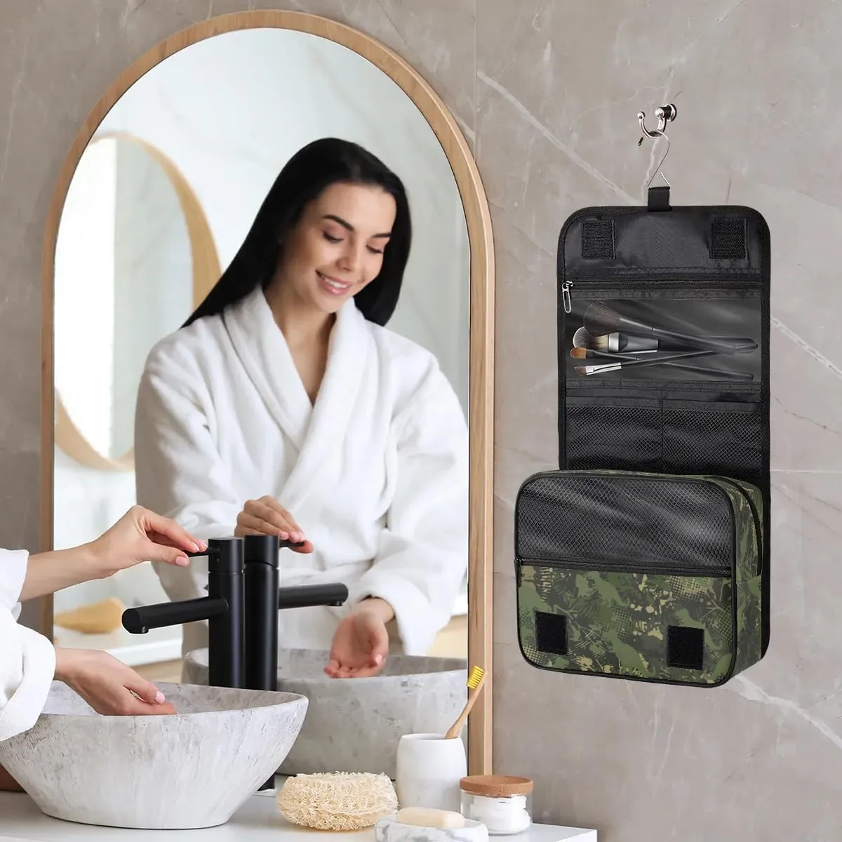 Dinosaur Camouflage Hanging Toiletry Bag, Spacious Travel Toiletry Bag for Women Men, Cosmetic Bags for Women, Travel Makeup Bag Suitable for Business, Camping, and Fitness