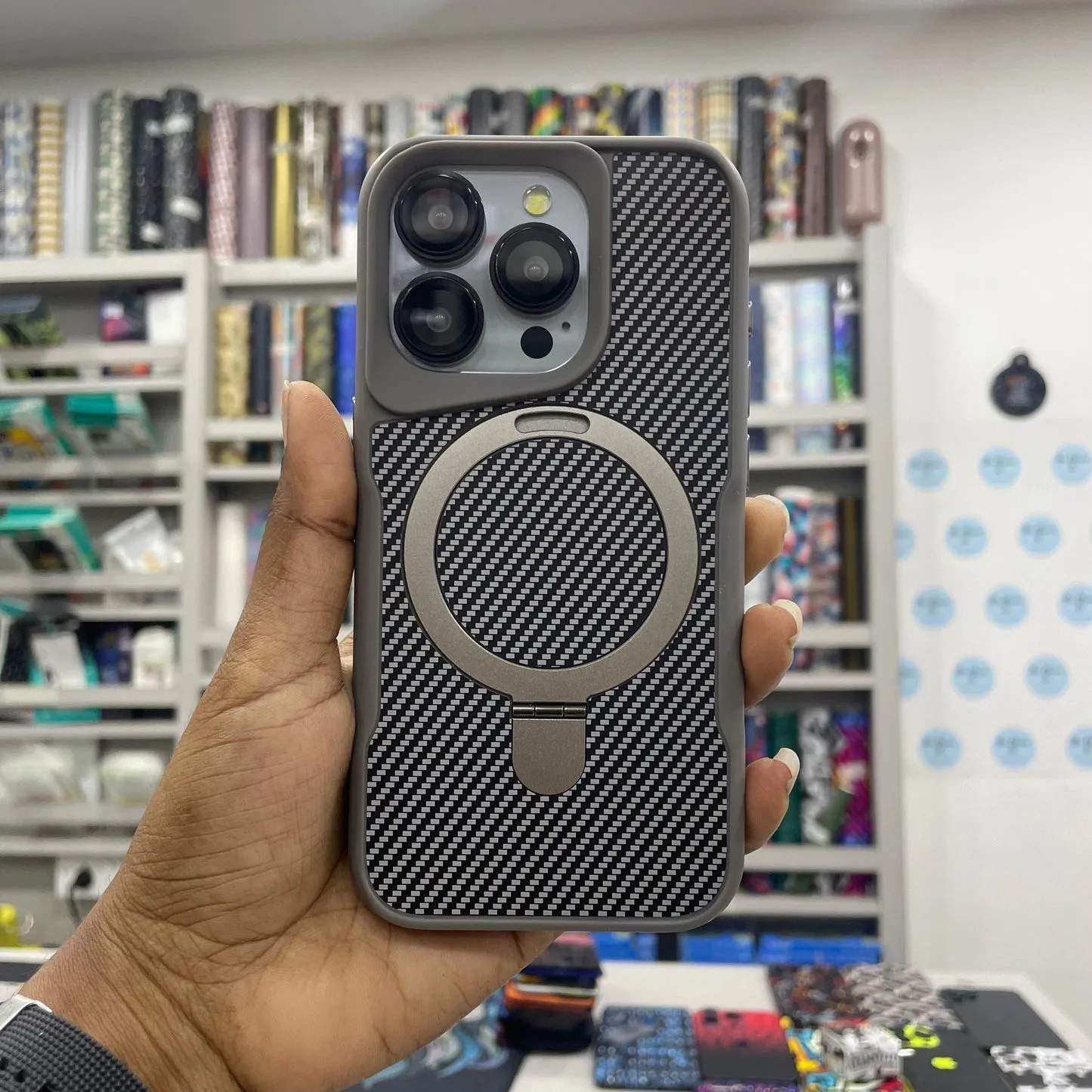 iPhone 16 Luxury DEFENDER Carbon Pattern Shock Absorb Aramid Case with Kickstand & Magsafe - Grey