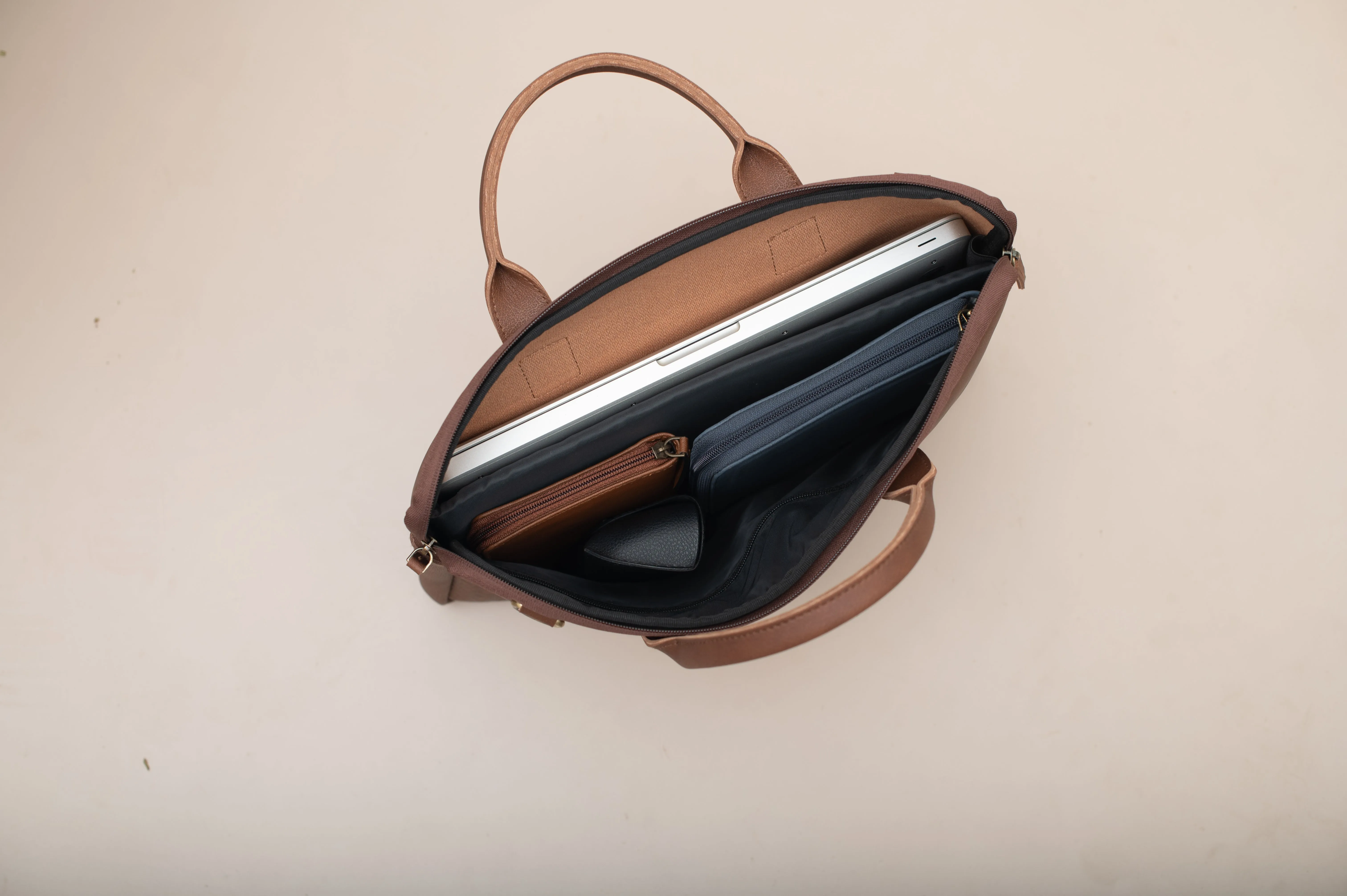 Oblique Rio Pro Laptop Bag: 1N