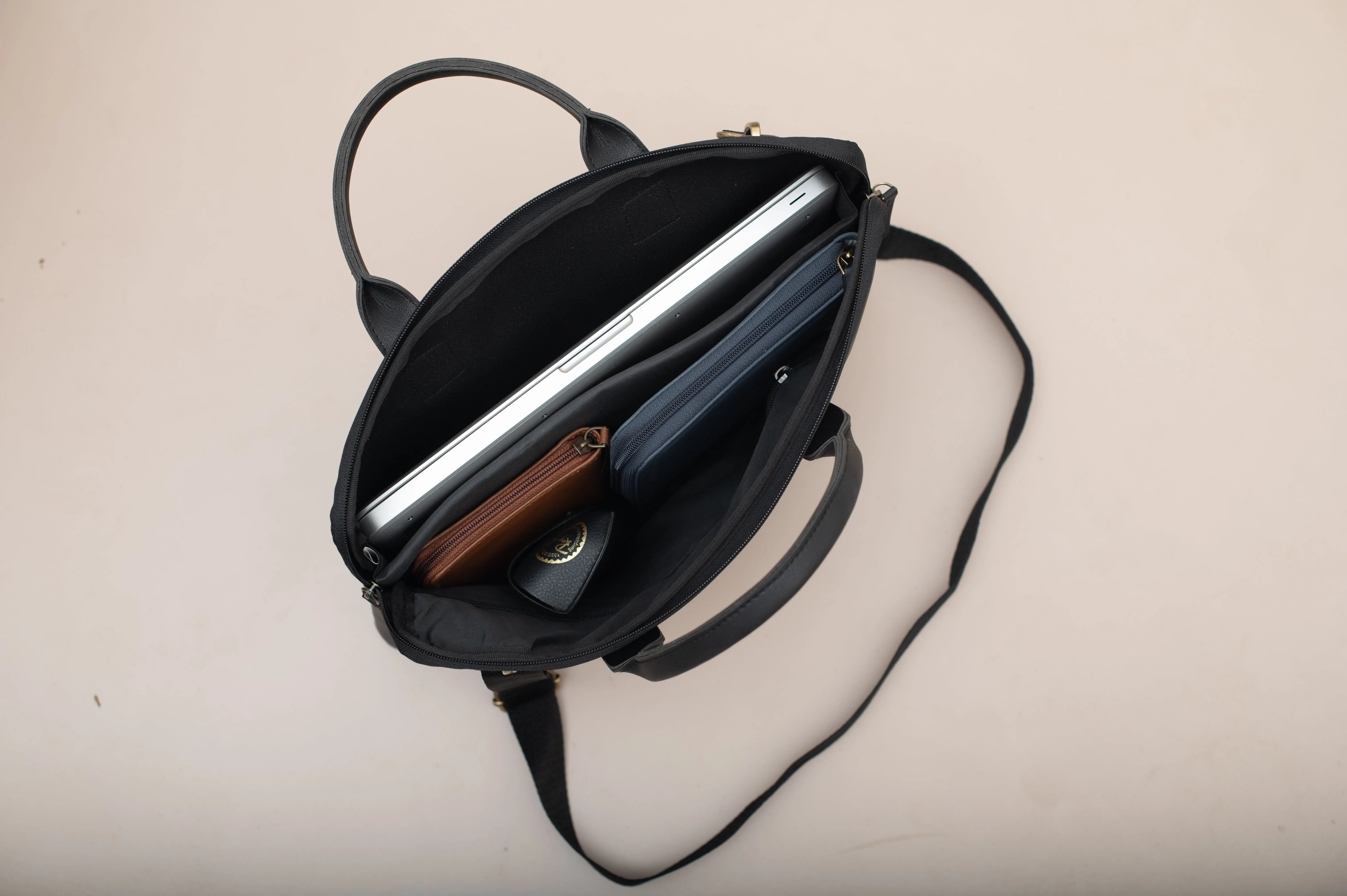 Oblique Rio Pro Laptop Bag: 1N