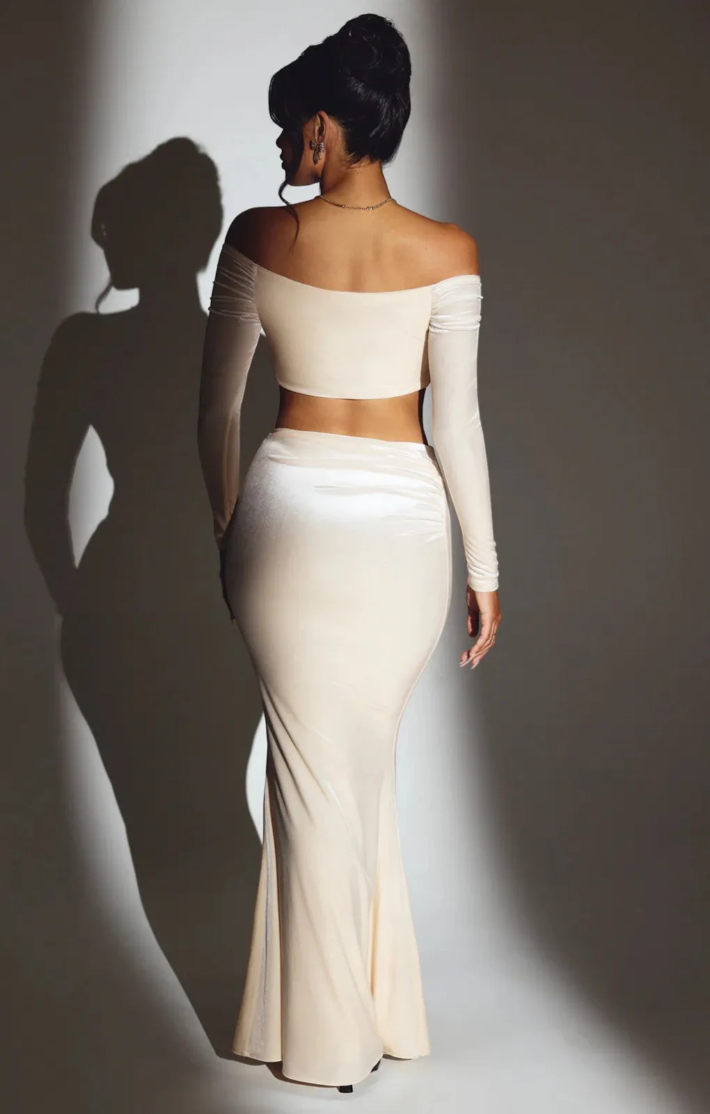 Oh Polly Nixie Velvet Mid-Rise Maxi Skirt in Ivory