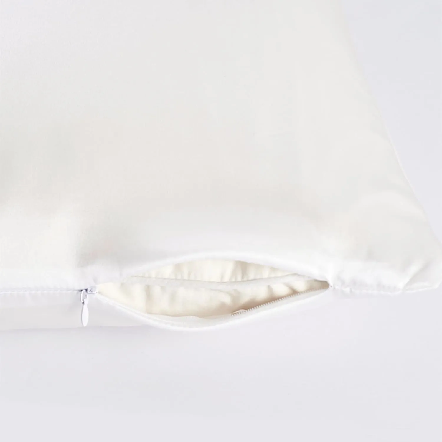 Organic White Silk Pillow Cases with Zipper Made in USA,100% 22 Momme Mulberry Silk Pillowcase for Hair and Face, Anti Acne, Anti Wrinkle, Hypoallergenic, Anti Aging (White, Standard)