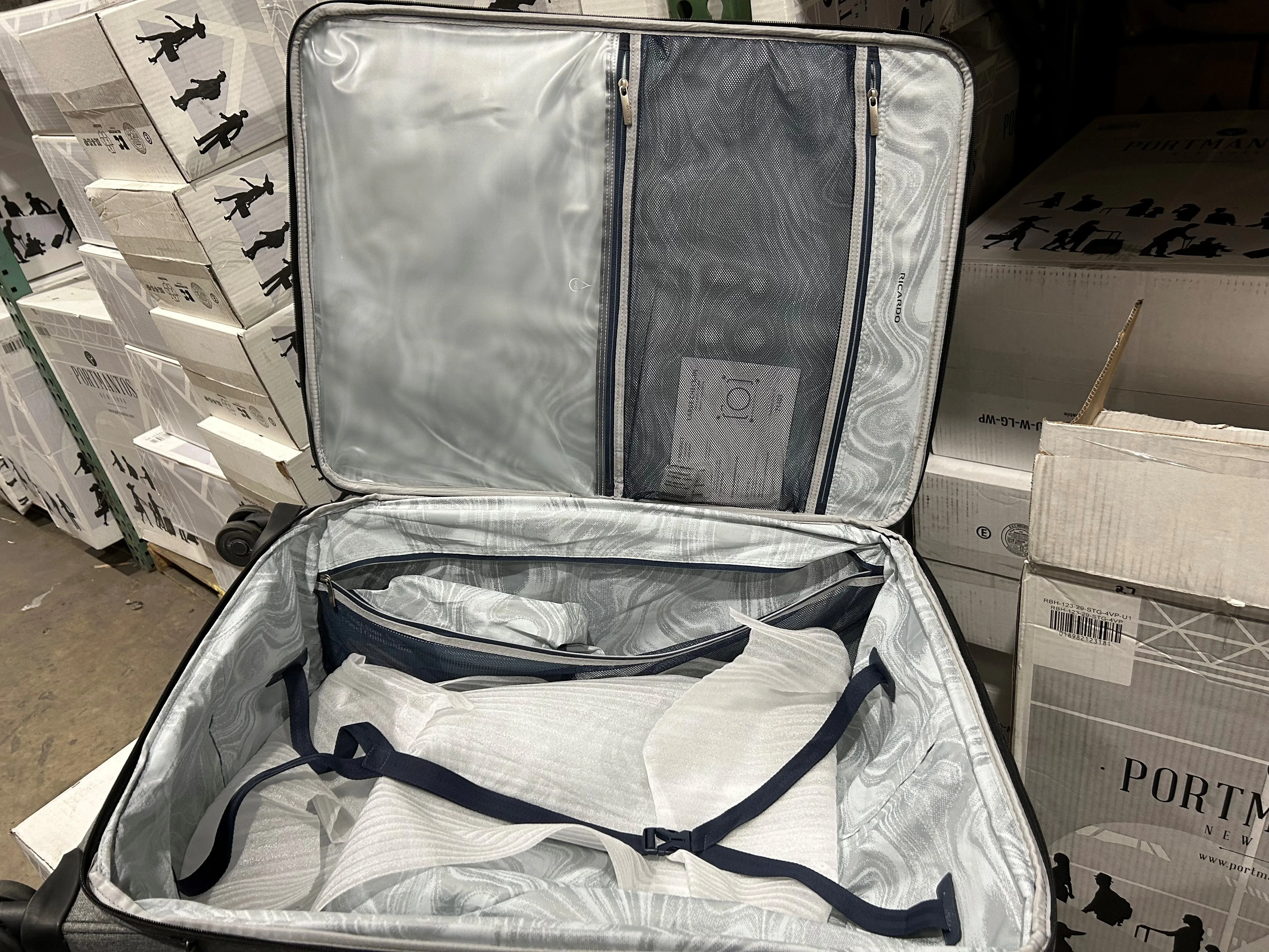 Ricardo Beverly Hills Malibu Bay 3.0 Softside, 4 Wheel Spinner, Lightweight Suitcase, Unisex, Stylish U1