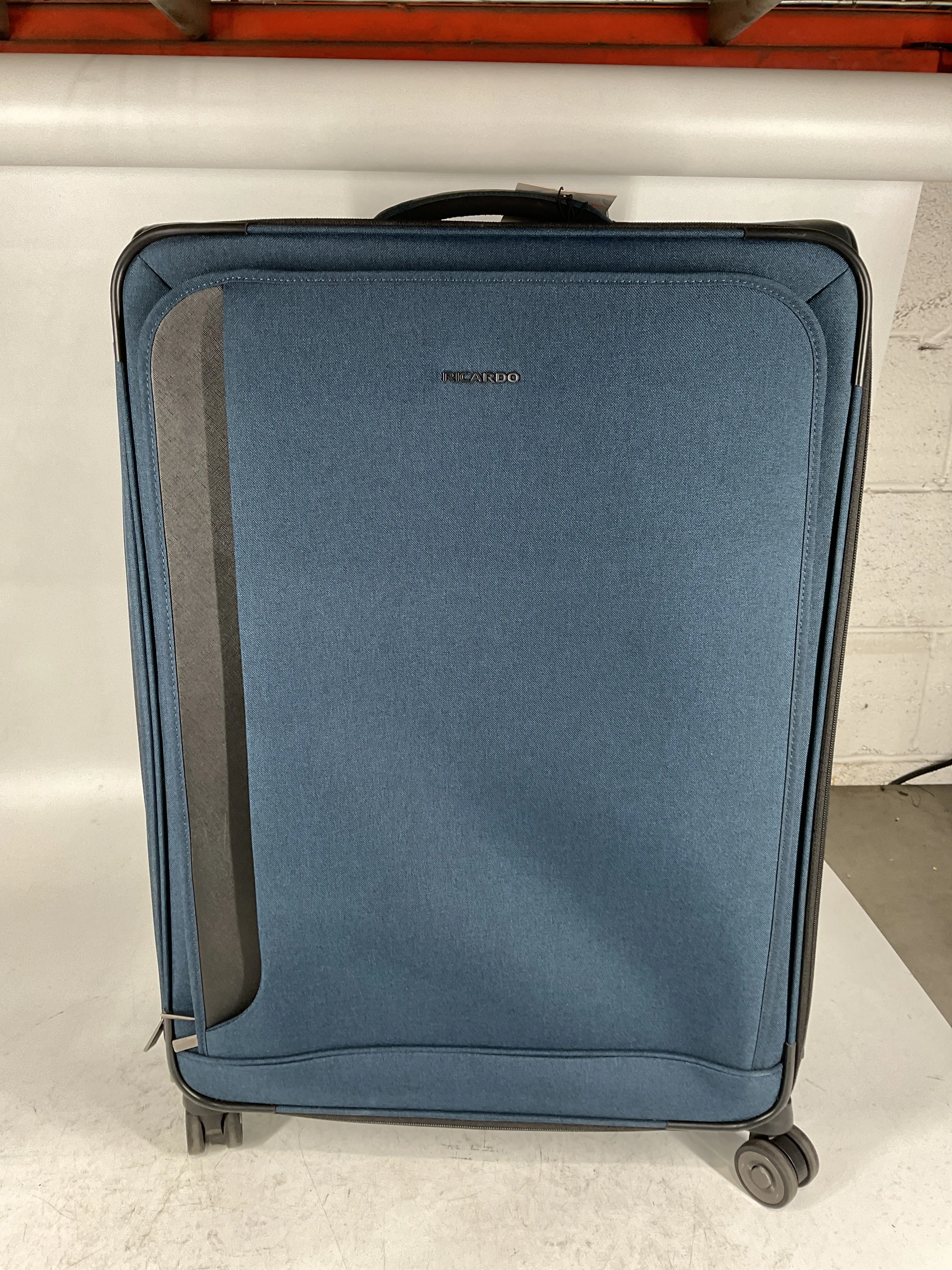 Ricardo Beverly Hills Malibu Bay 3.0 Softside, 4 Wheel Spinner, Lightweight Suitcase, Unisex, Stylish U2