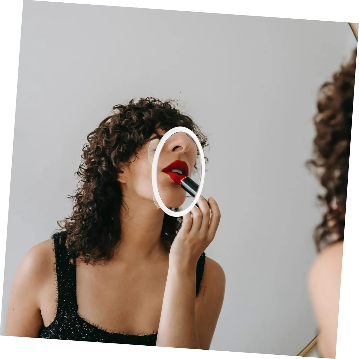 Round Magnifying Makeup Mirror with Suction Cups Portable High Definition Cosmetic Mirror for Home and Travel Lightweight Design for Handbag