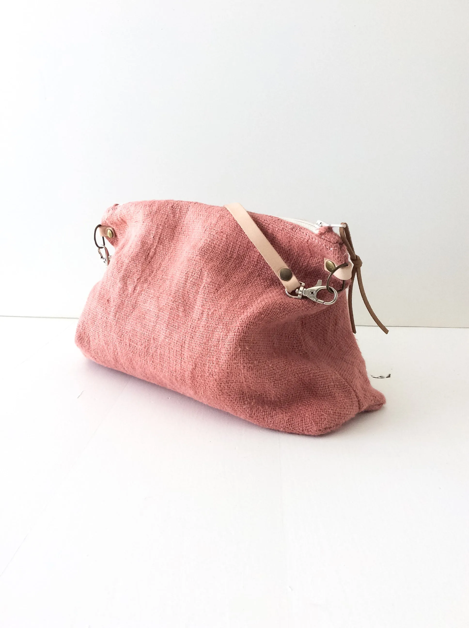 Slouchy pouch: rose