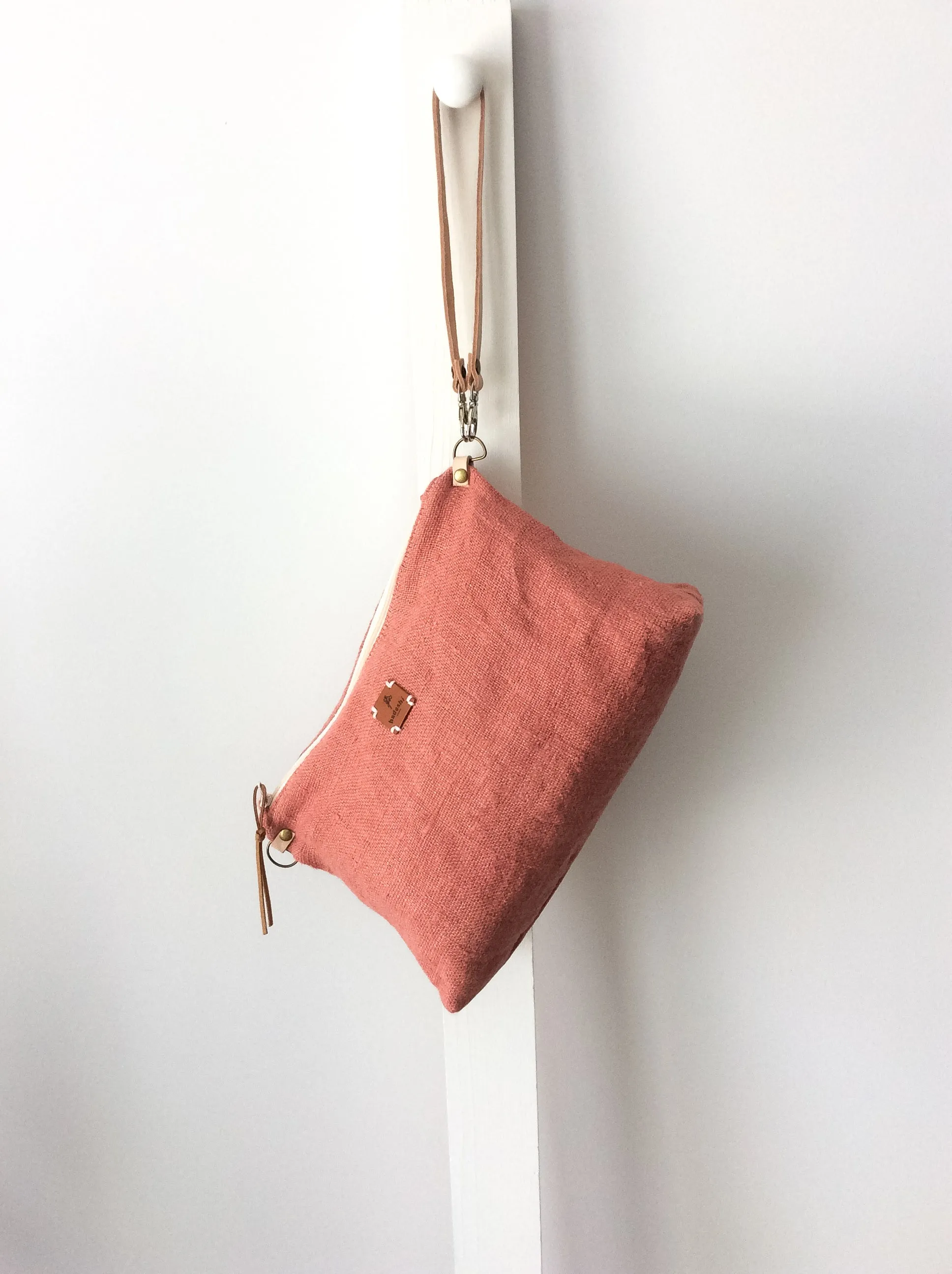Slouchy pouch: rose