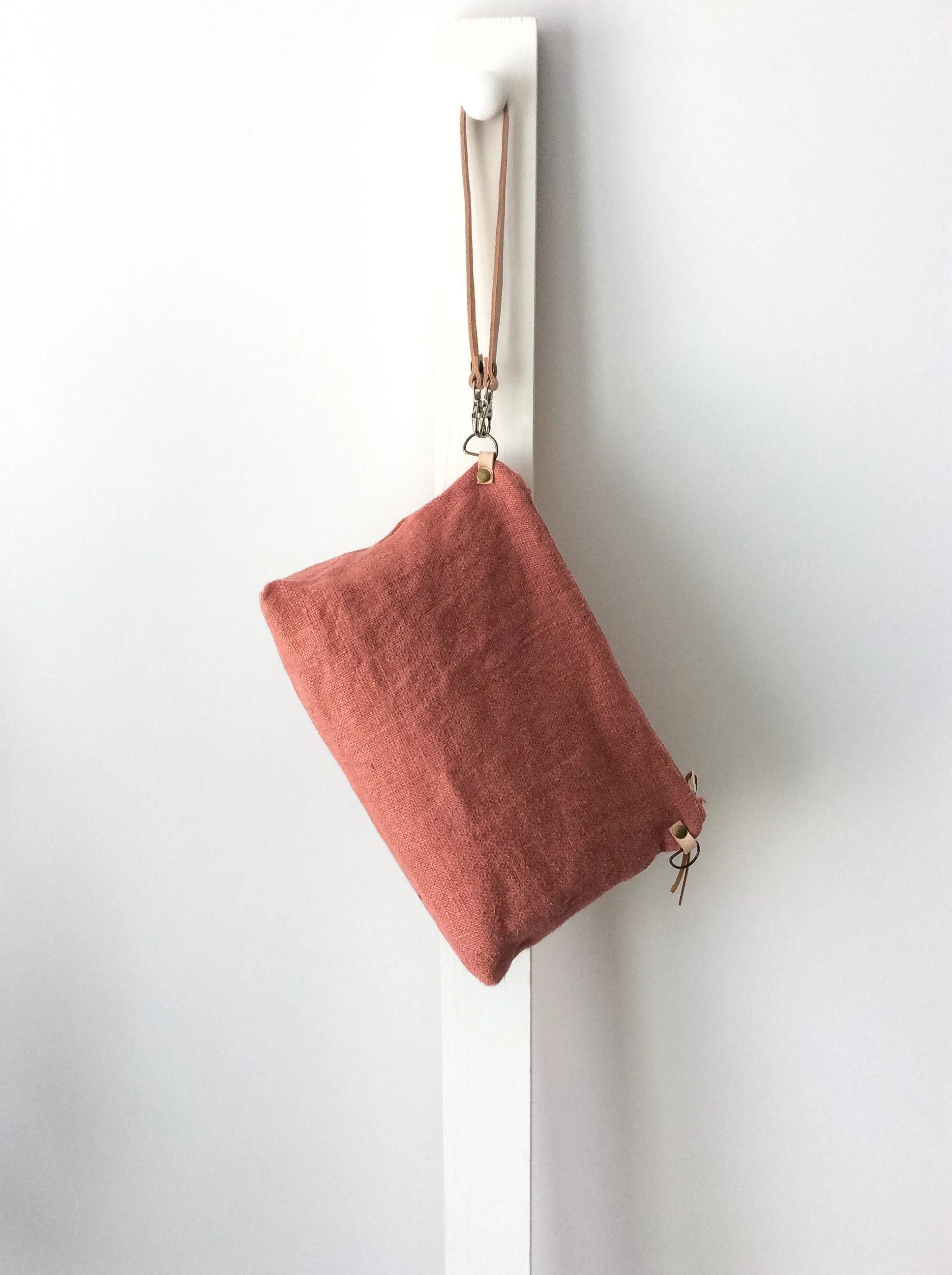 Slouchy pouch: rose