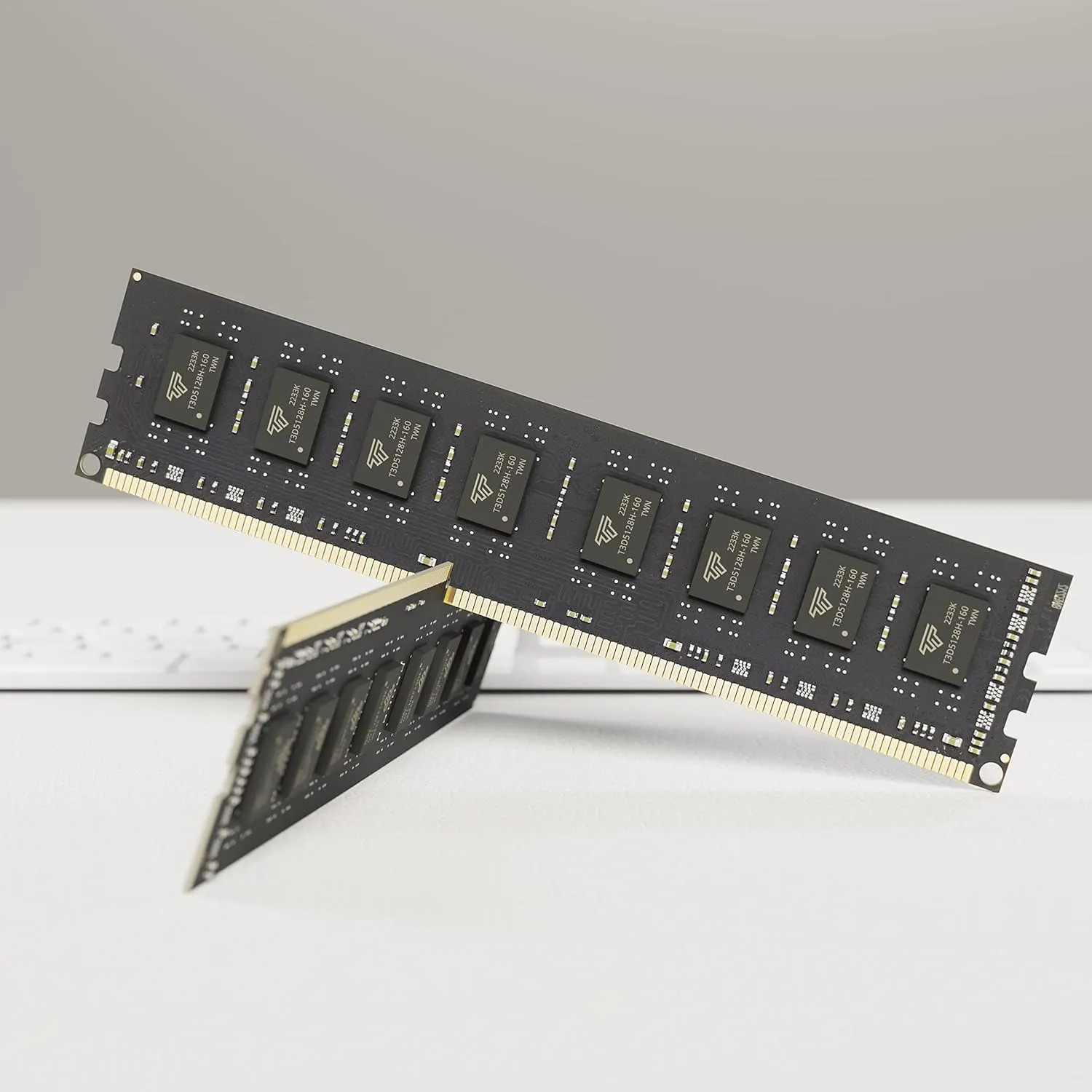 Timetec 16GB KIT(2x8GB) DDR3L / DDR3 1600MHz (DDR3L-1600) PC3L-12800 / PC3-12800 Non-ECC Unbuffered 1.35V/1.5V CL11 2Rx8 Dual Rank 240 Pin UDIMM Desktop PC Computer Memory RAM(SDRAM) Module Upgrade