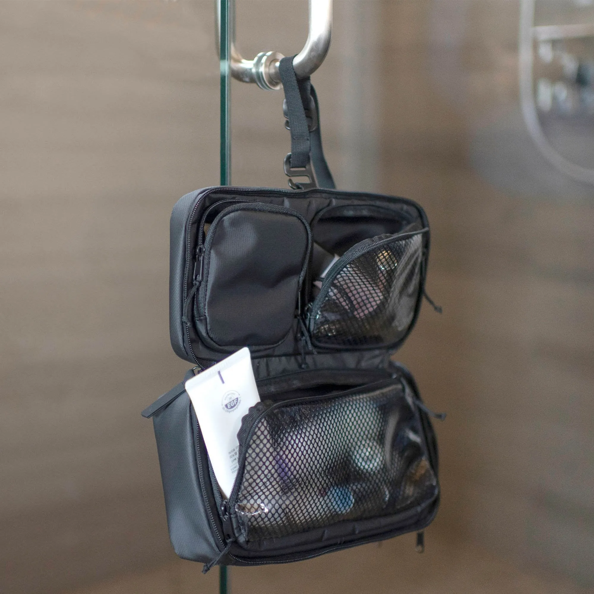 Toiletry Bag 2.0 - Small