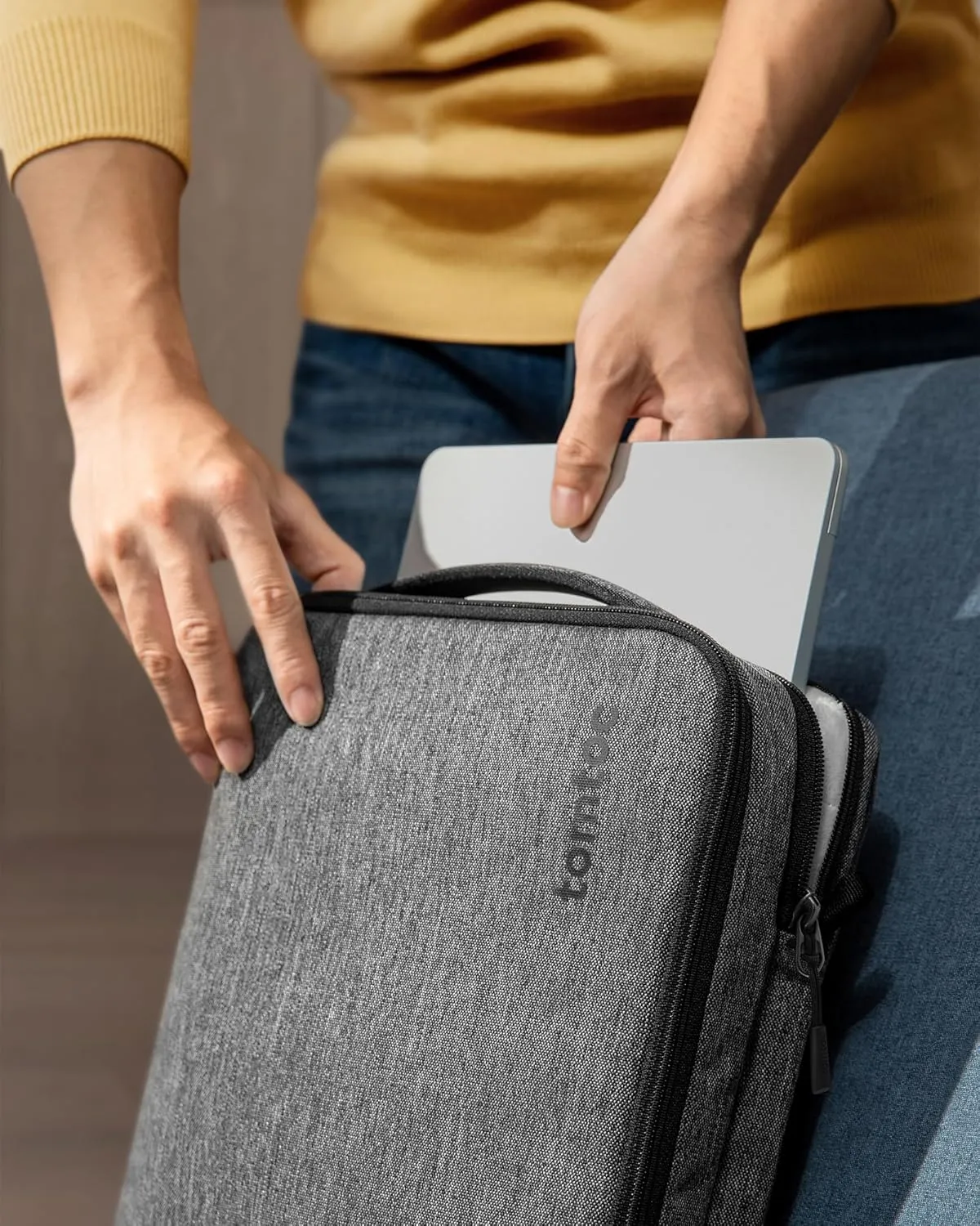 tomtoc 360 Protective Laptop Shoulder Bag for 16-inch MacBook Pro M4/M3/M2/M1 Pro/Max A3403 A3186 A2991 A2780 2024-2019, 15-inch MacBook Air M3/M2, Water-resistant Laptop Case for Dell XPS 15