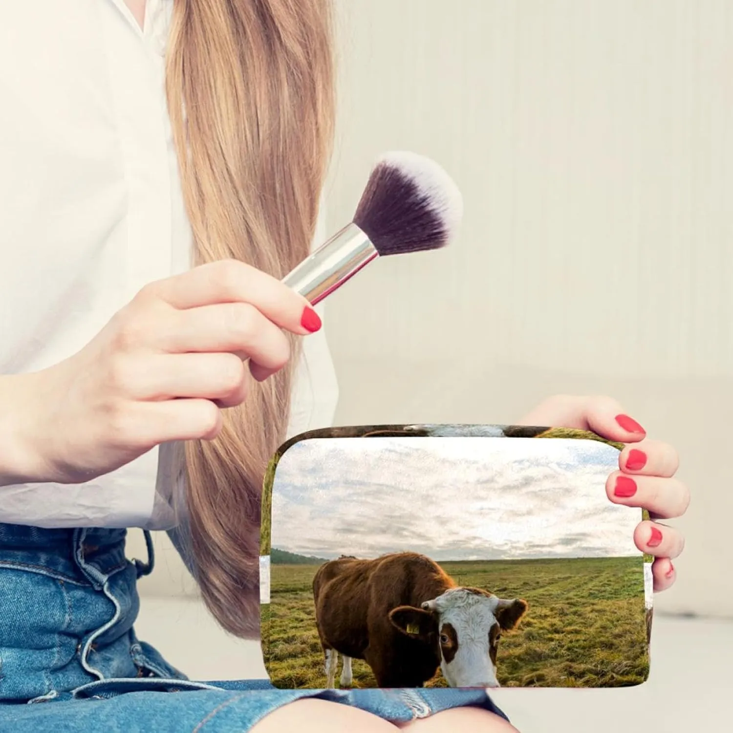 Travel Makeup Bag for Women, Blue Sky Grass and Cow Travel Cosmetic Bag Pencil Case Portable Makeup Pouch Toiletry Bag for Girls