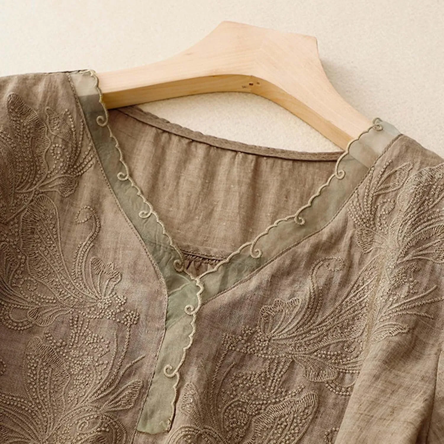 Women's T-Shirts 2025 Summer Trendy Cotton Linen Button Down Shirts Boho Roll-Up Sleeve V Neck Blouses with Pockets
