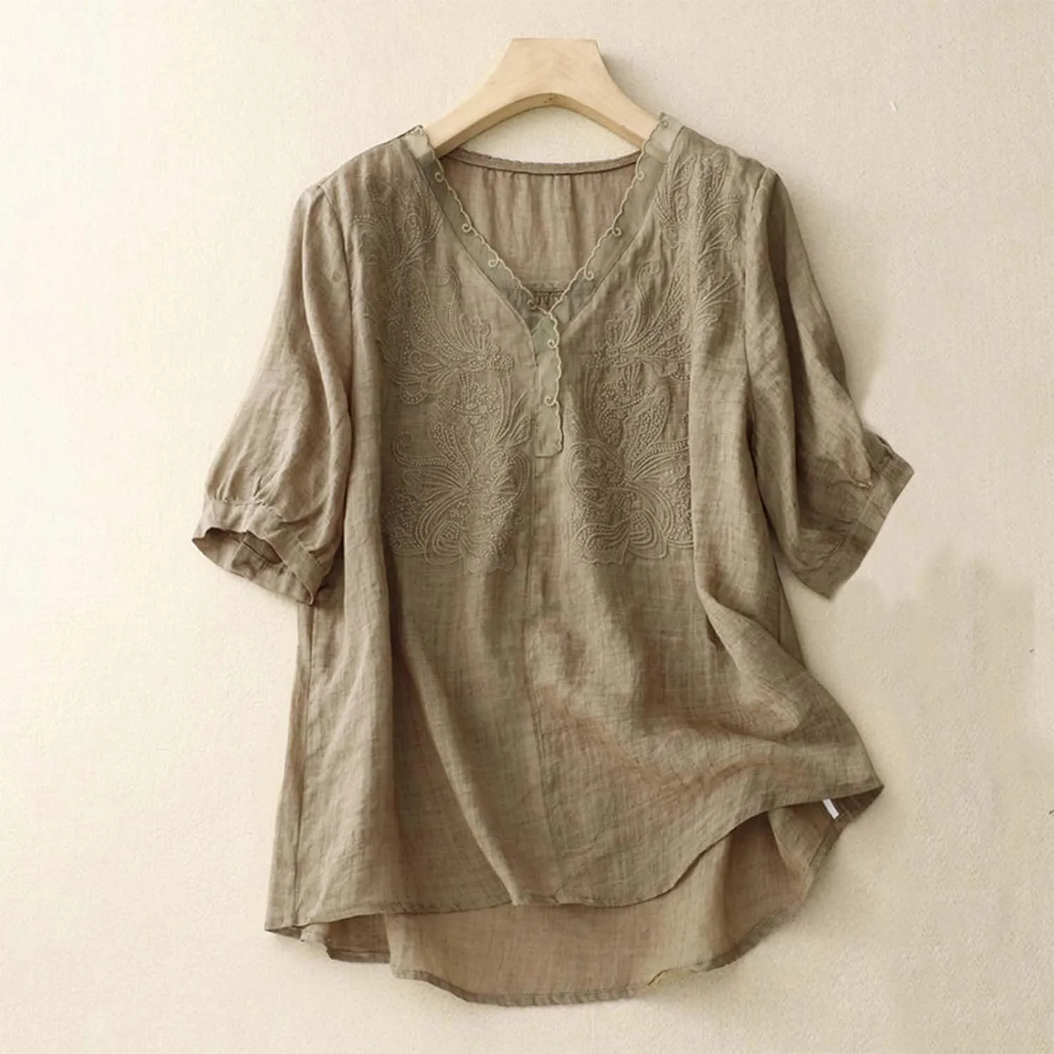 Women's T-Shirts 2025 Summer Trendy Cotton Linen Button Down Shirts Boho Roll-Up Sleeve V Neck Blouses with Pockets